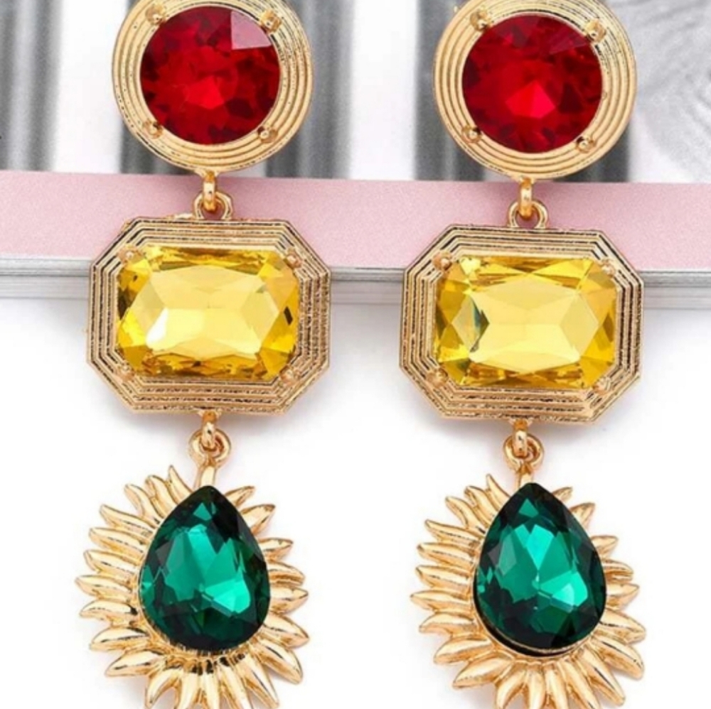 Fabulous Gem Stone Drop Pierced Earrings!